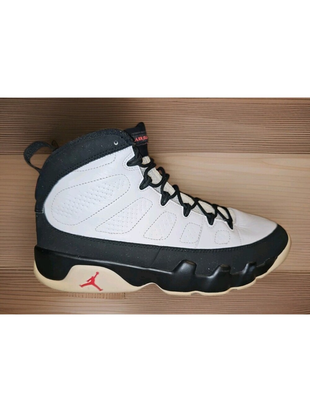 Size 10 - Jordan 9 Retro space jam 2016